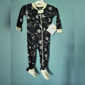 NWT Burt's Bees Baby Night Sky Black and Cream Footie 6-9 months Organic Cotton